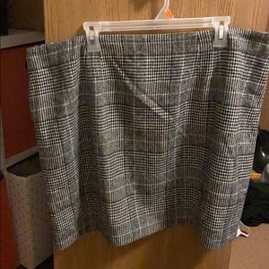 Plus size Forever 21 black and white plaid skirt!